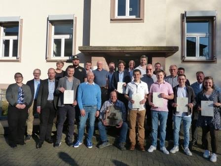 Abschluss 2025 18 neue Fachkr&auml;fte.JPG